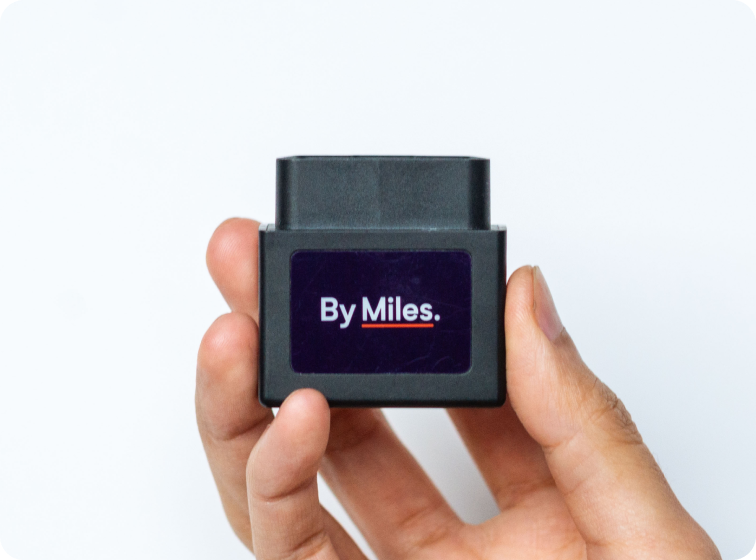 Miles-Tracker_Redtail_Front_V1.png